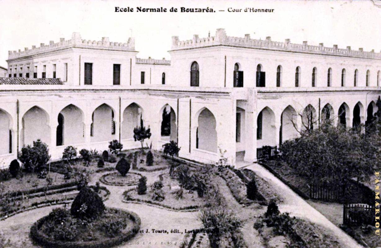 Alger - Bouzareah - Ecole Normale - Cour d'Honneur.jpg
